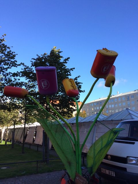 blommiga papperskorgar