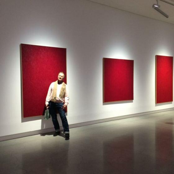 rosa Rurik med röd tavla