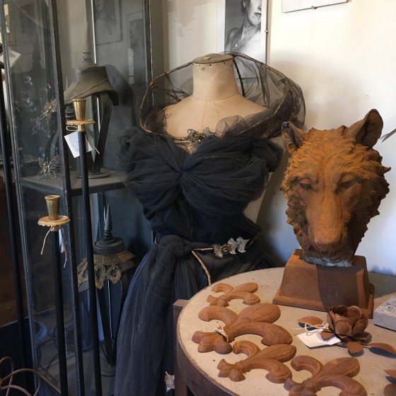 Utställningslokal, Two Faces