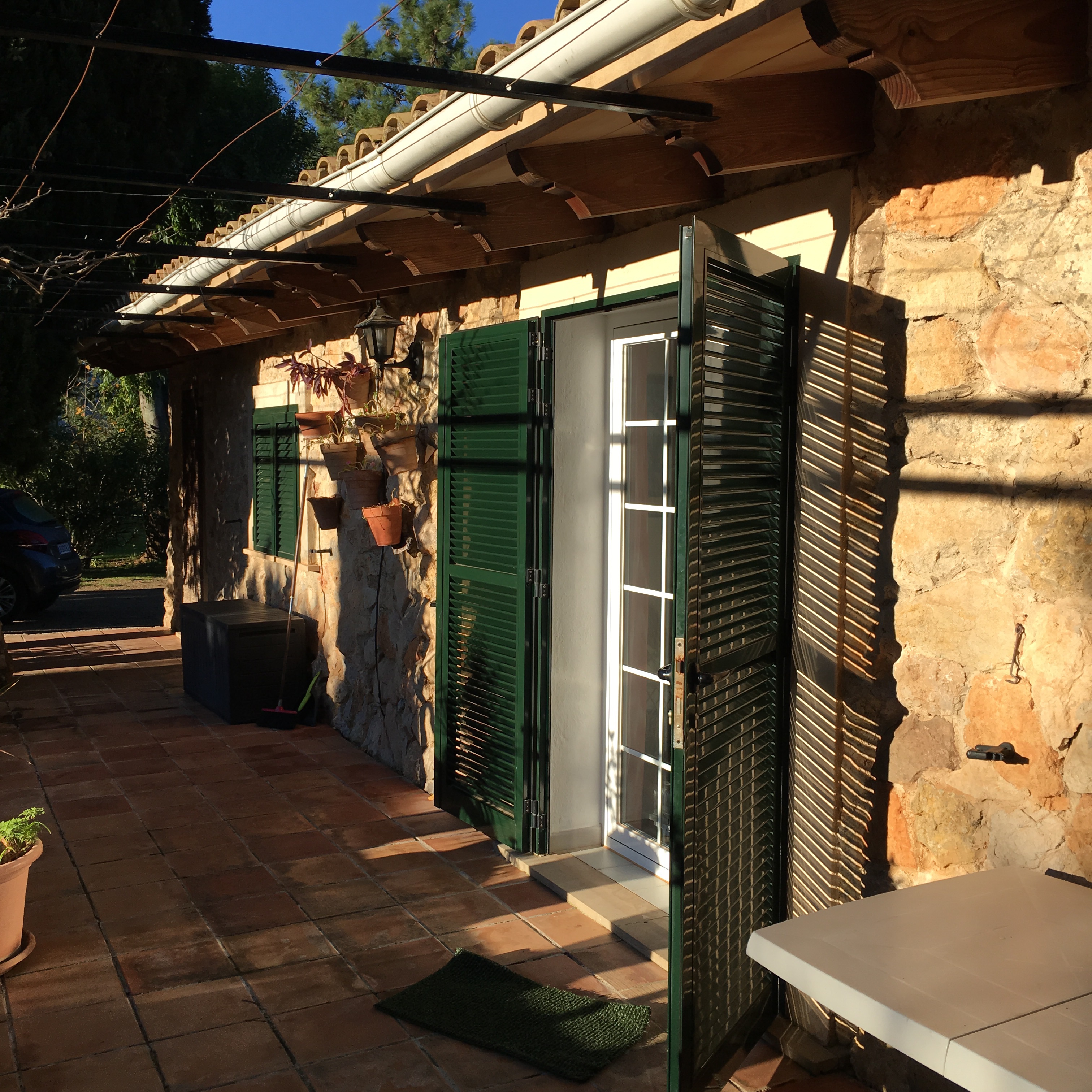 Lilla terrassen vid huset