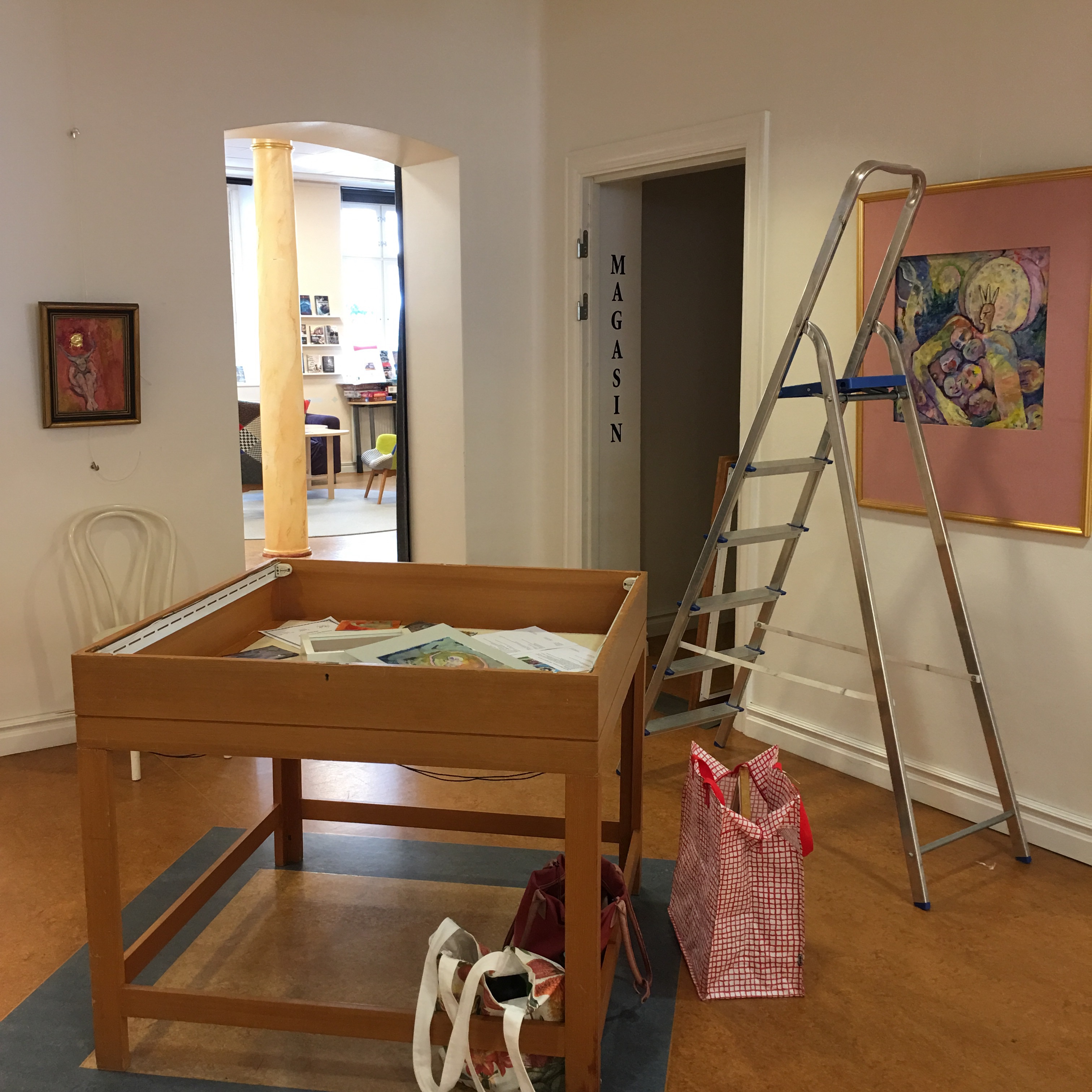 Vadstena bibliotek, utställa