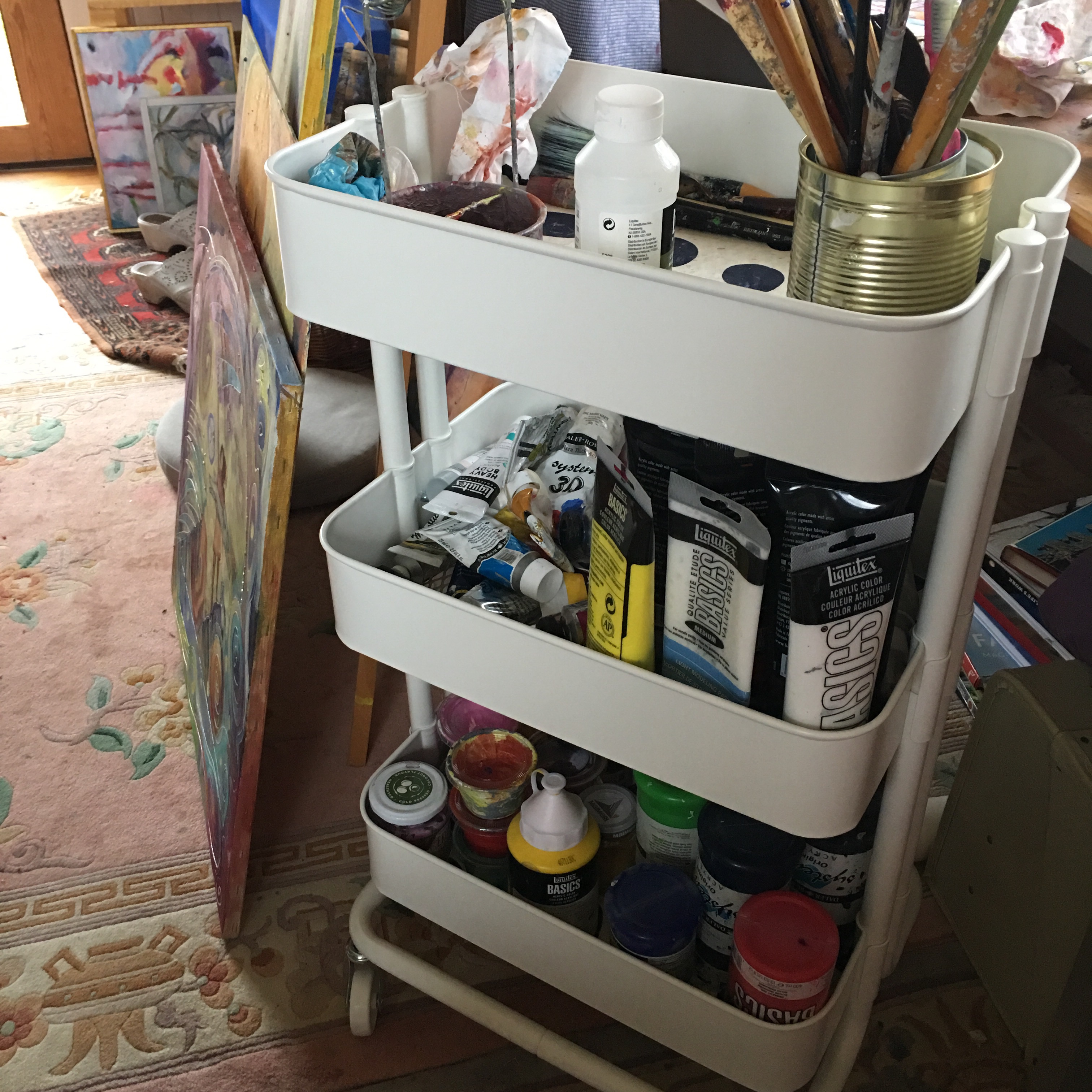 Målarvagn i ateljén