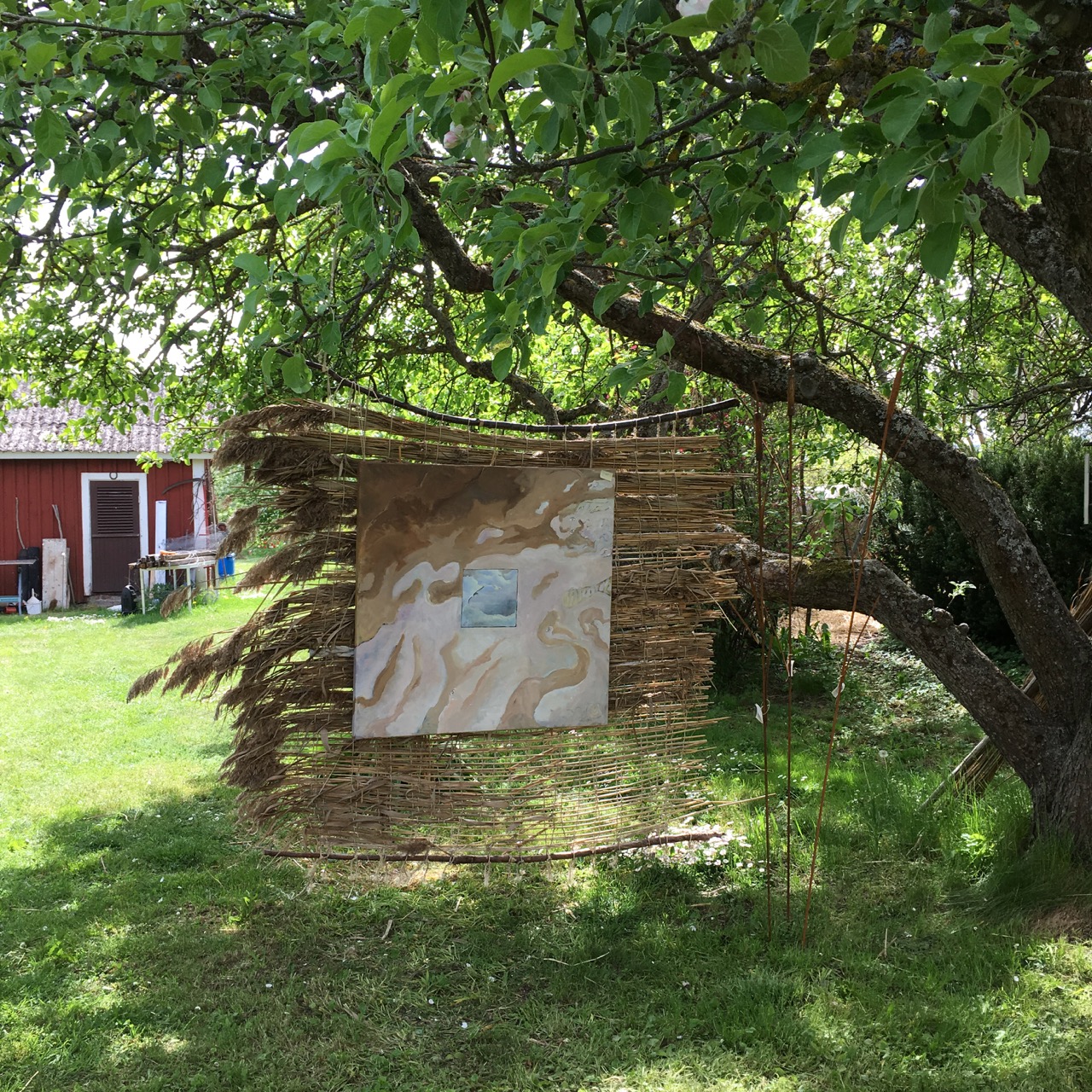 TAVLA I TRÄD by Ganga